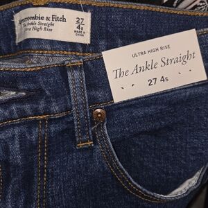 Abercrombie & Fitch "the ankle straight" Jeans